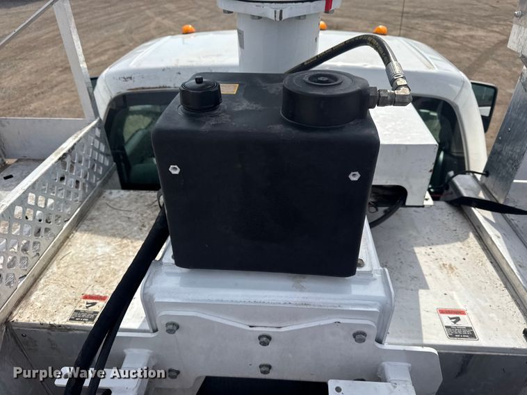 image for item EG2087 2012 Ford F450 Super Duty XL bucket truck