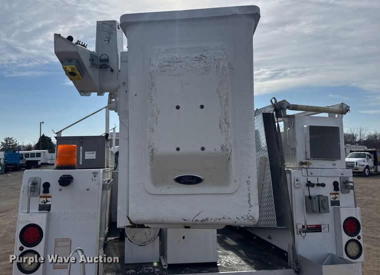 image for item EG2087 2012 Ford F450 Super Duty XL bucket truck