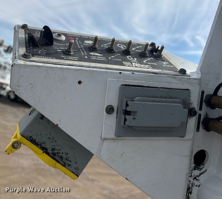 image for item EG2087 2012 Ford F450 Super Duty XL bucket truck