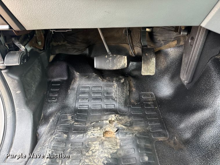 image for item EG2087 2012 Ford F450 Super Duty XL bucket truck