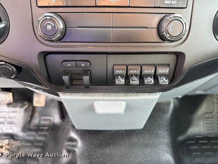 image for item EG2087 2012 Ford F450 Super Duty XL bucket truck