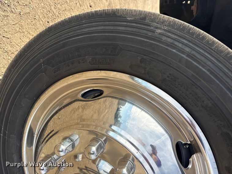 image for item EG2087 2012 Ford F450 Super Duty XL bucket truck