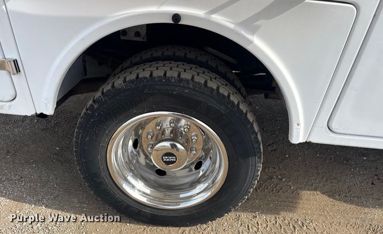 image for item EG2087 2012 Ford F450 Super Duty XL bucket truck