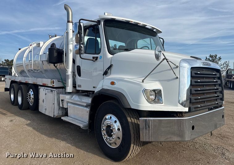 image for item EG2090 2014 Freightliner 114SD vacuum truck