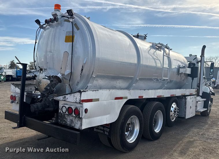 image for item EG2090 2014 Freightliner 114SD vacuum truck