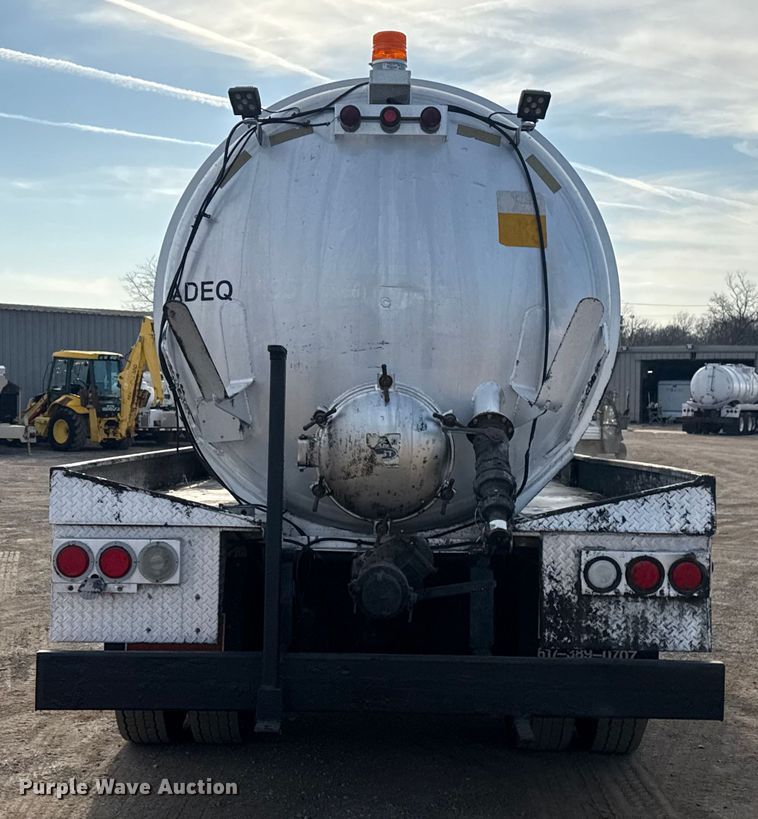 image for item EG2090 2014 Freightliner 114SD vacuum truck