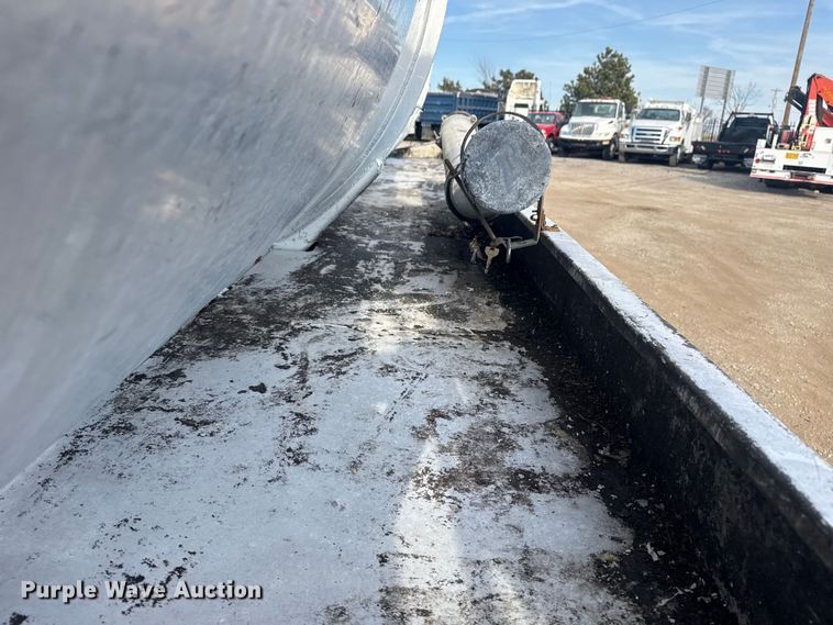 image for item EG2090 2014 Freightliner 114SD vacuum truck