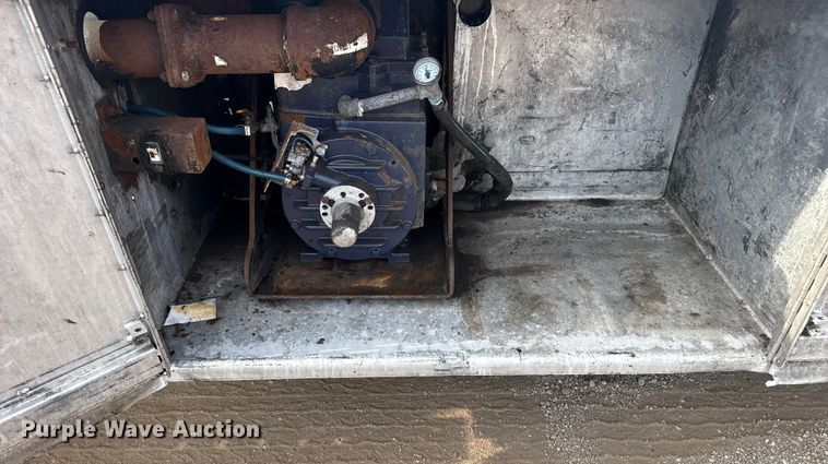 image for item EG2090 2014 Freightliner 114SD vacuum truck