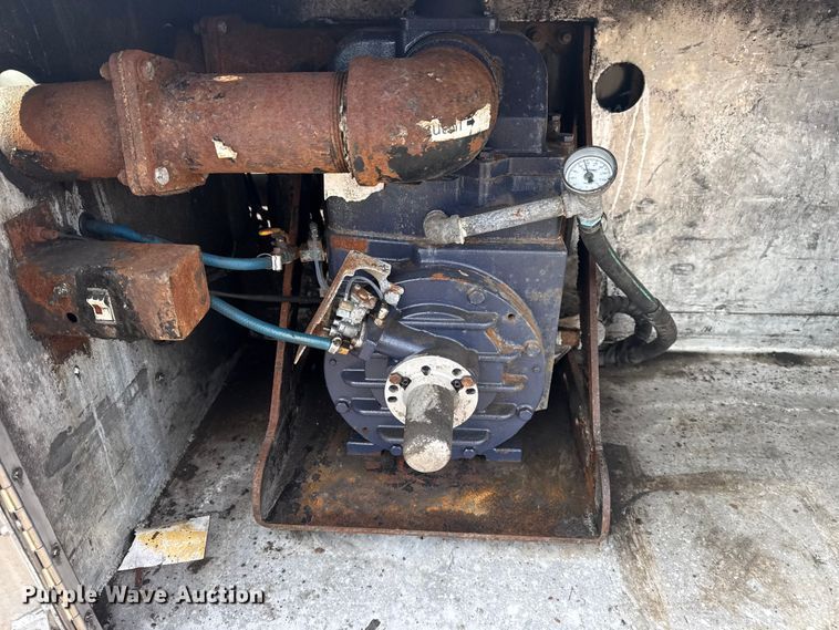 image for item EG2090 2014 Freightliner 114SD vacuum truck