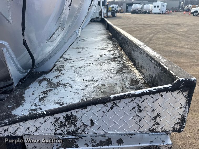 image for item EG2090 2014 Freightliner 114SD vacuum truck