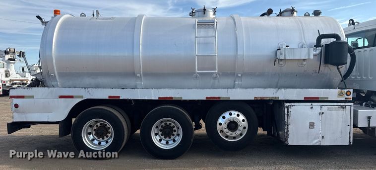 image for item EG2090 2014 Freightliner 114SD vacuum truck