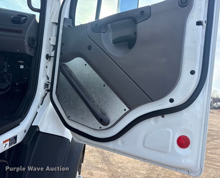 image for item EG2090 2014 Freightliner 114SD vacuum truck