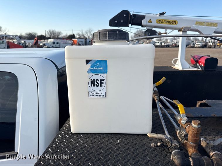 image for item EG2091 2018 Chevrolet 3500HD utility / service truck