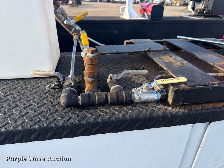 image for item EG2091 2018 Chevrolet 3500HD utility / service truck