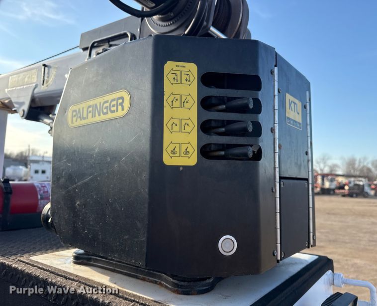 image for item EG2091 2018 Chevrolet 3500HD utility / service truck