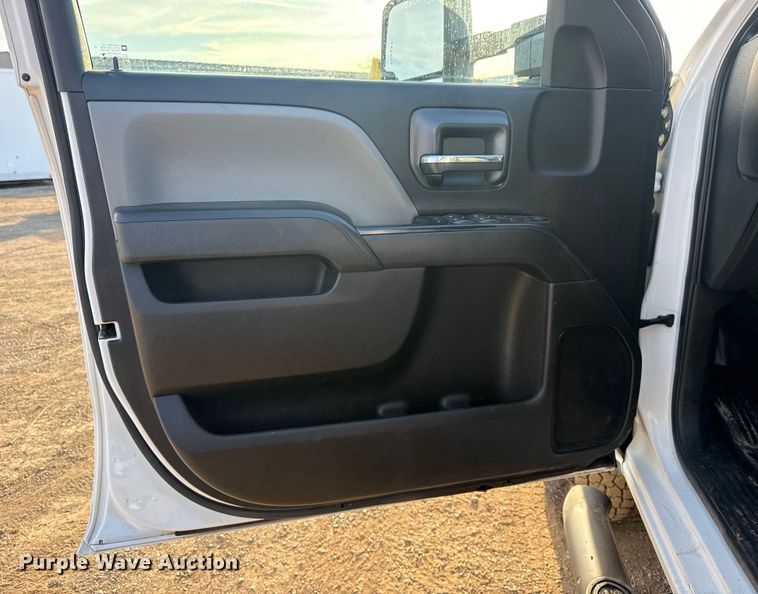 image for item EG2091 2018 Chevrolet 3500HD utility / service truck