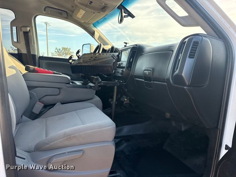 image for item EG2091 2018 Chevrolet 3500HD utility / service truck