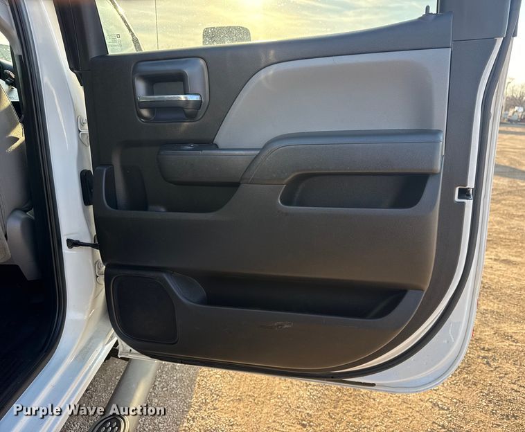 image for item EG2091 2018 Chevrolet 3500HD utility / service truck