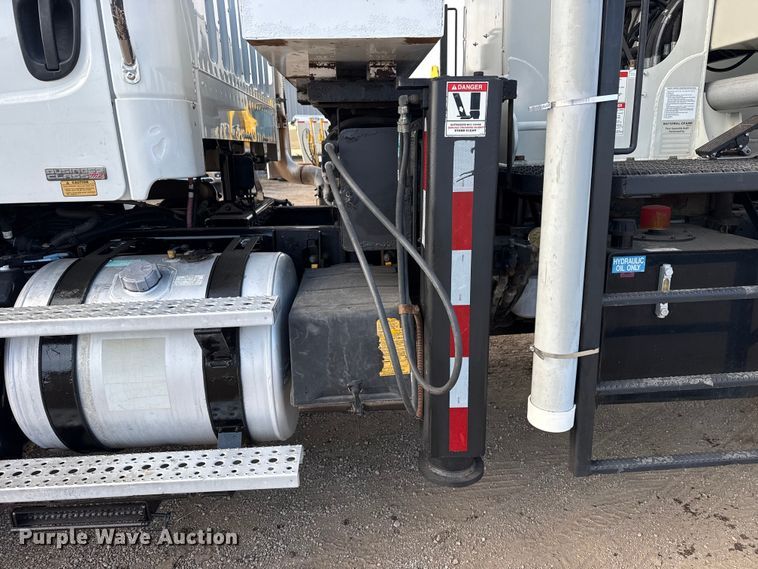 image for item EG2093 2012 Freightliner Business Class M2 crane truck