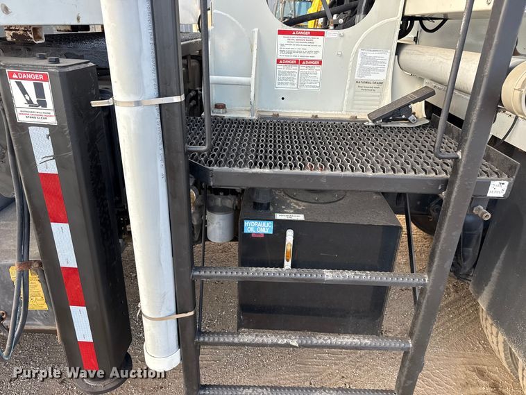 image for item EG2093 2012 Freightliner Business Class M2 crane truck