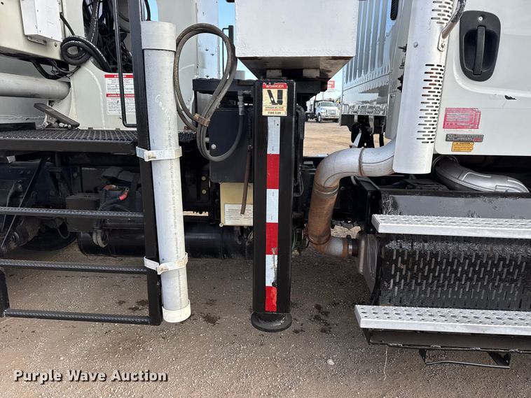 image for item EG2093 2012 Freightliner Business Class M2 crane truck