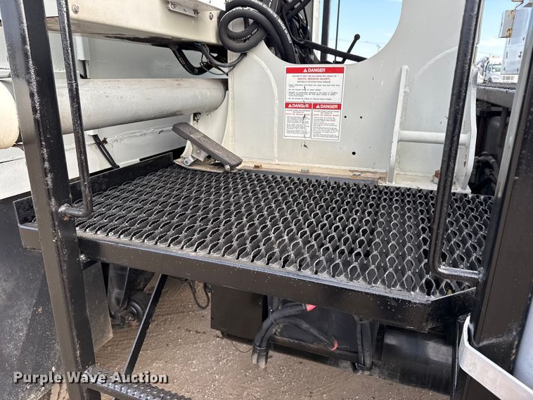 image for item EG2093 2012 Freightliner Business Class M2 crane truck