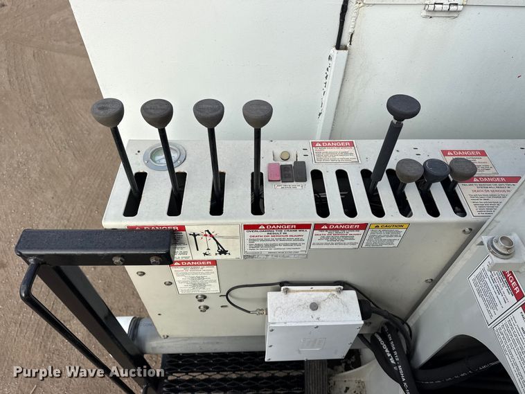 image for item EG2093 2012 Freightliner Business Class M2 crane truck