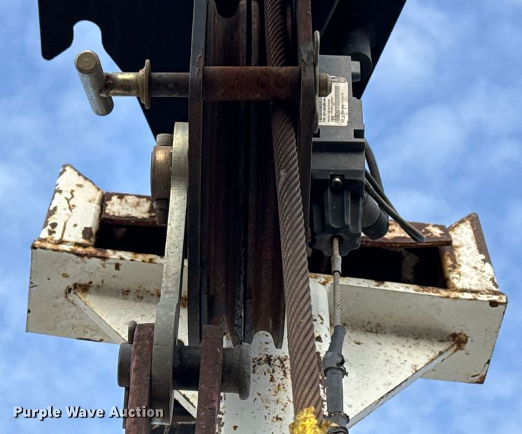 image for item EG2093 2012 Freightliner Business Class M2 crane truck