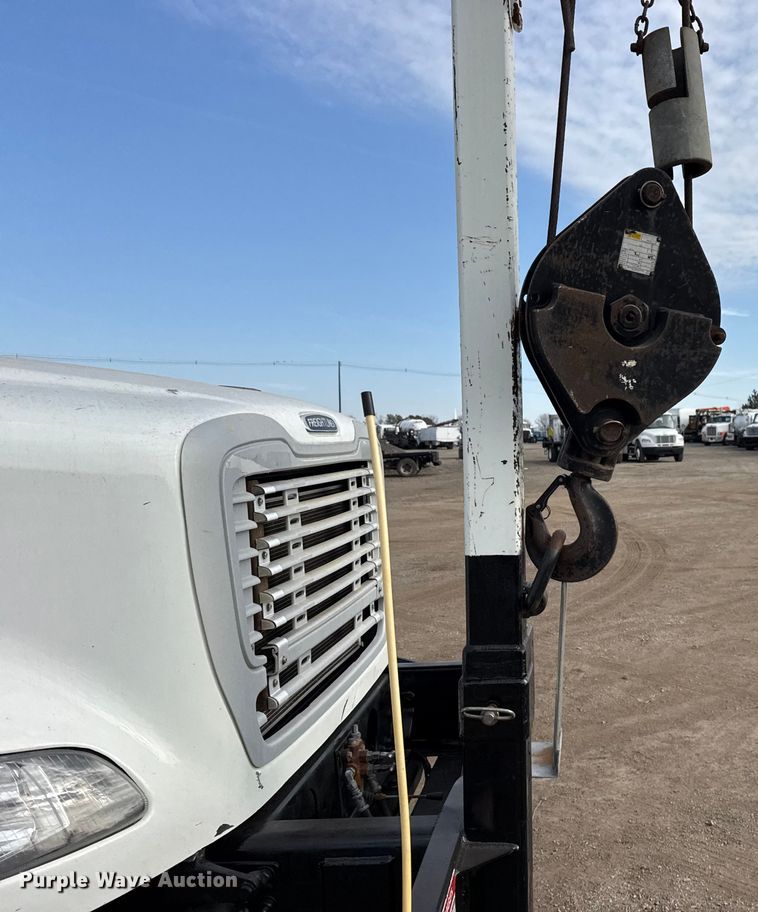 image for item EG2093 2012 Freightliner Business Class M2 crane truck