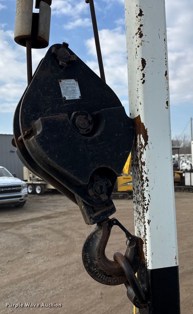 image for item EG2093 2012 Freightliner Business Class M2 crane truck