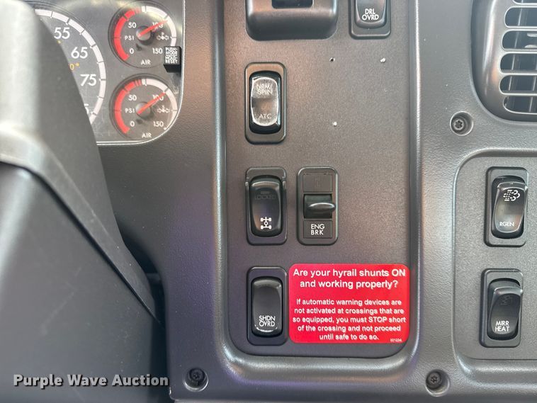 image for item EG2093 2012 Freightliner Business Class M2 crane truck