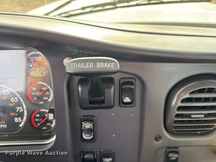 image for item EG2093 2012 Freightliner Business Class M2 crane truck