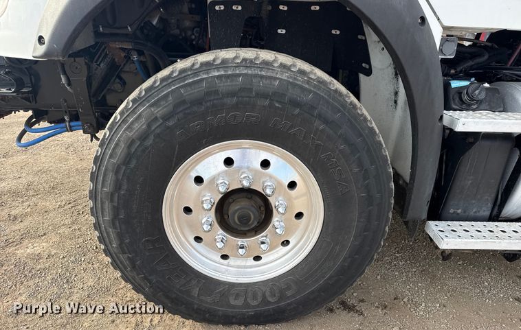 image for item EG2093 2012 Freightliner Business Class M2 crane truck