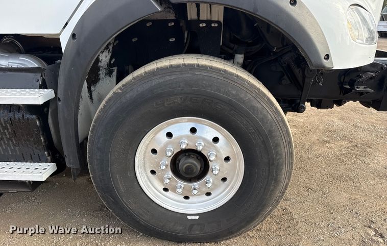 image for item EG2093 2012 Freightliner Business Class M2 crane truck