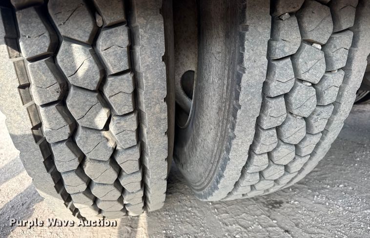 image for item EG2093 2012 Freightliner Business Class M2 crane truck