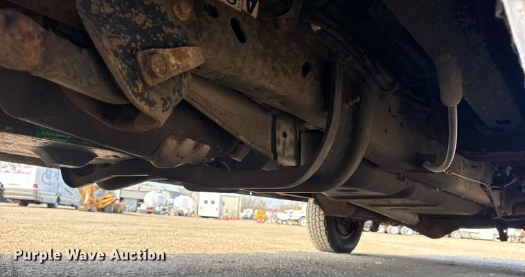 image for item EG2094 2010 Ford E350 van with bucket lift