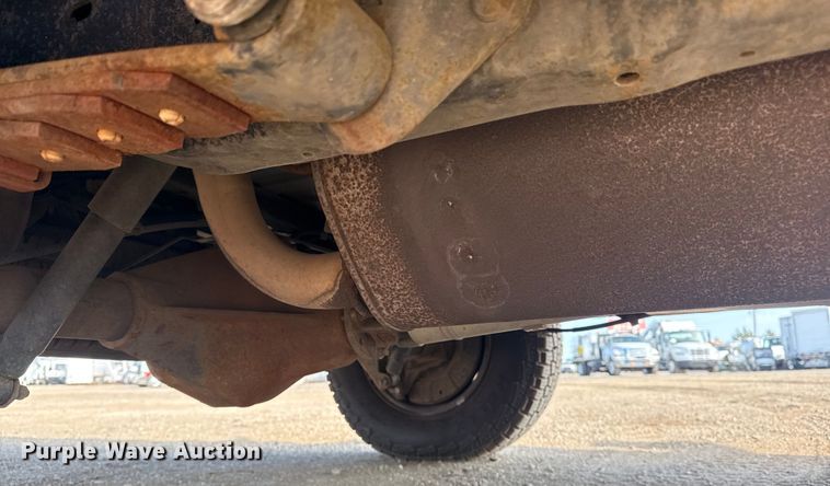 image for item EG2094 2010 Ford E350 van with bucket lift