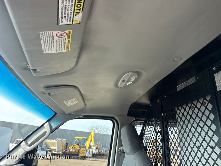 image for item EG2094 2010 Ford E350 van with bucket lift