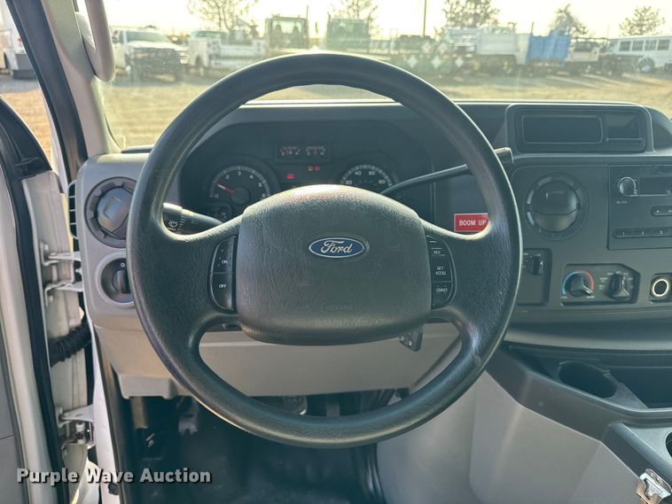 image for item EG2094 2010 Ford E350 van with bucket lift