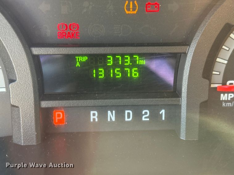 image for item EG2094 2010 Ford E350 van with bucket lift