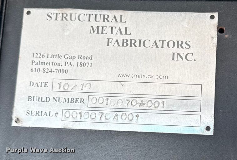 image for item EG2094 2010 Ford E350 van with bucket lift