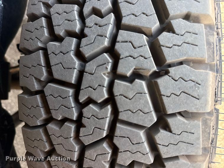 image for item EG2094 2010 Ford E350 van with bucket lift