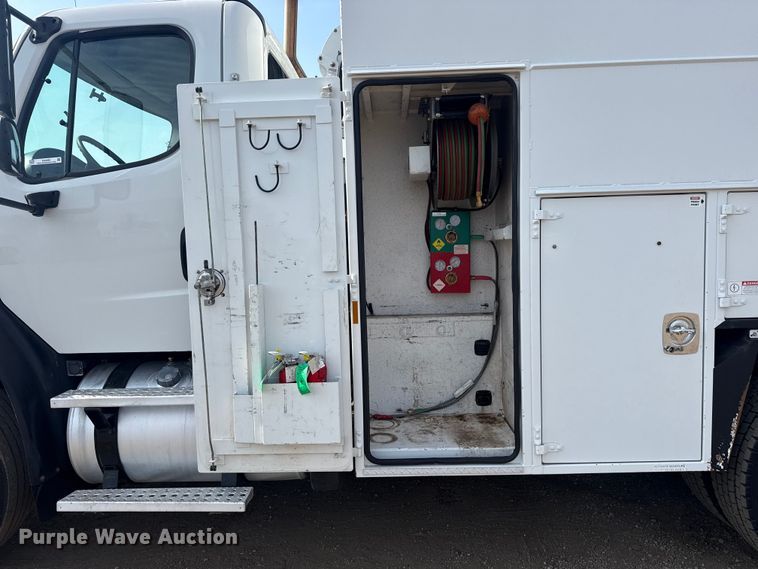 image for item EG2095 2014 Freightliner Business Class M2 utility / service truck