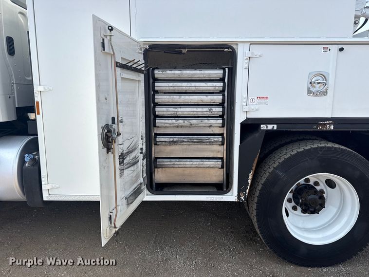 image for item EG2095 2014 Freightliner Business Class M2 utility / service truck