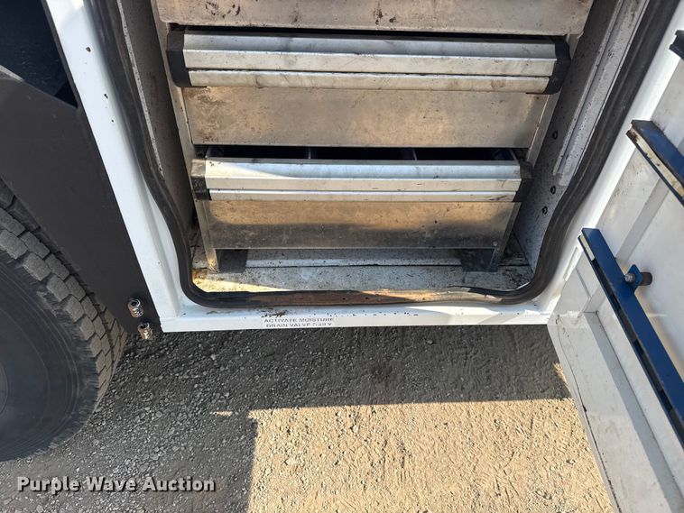 image for item EG2095 2014 Freightliner Business Class M2 utility / service truck