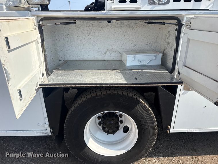 image for item EG2095 2014 Freightliner Business Class M2 utility / service truck