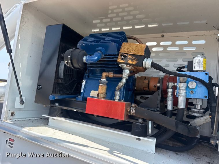 image for item EG2095 2014 Freightliner Business Class M2 utility / service truck