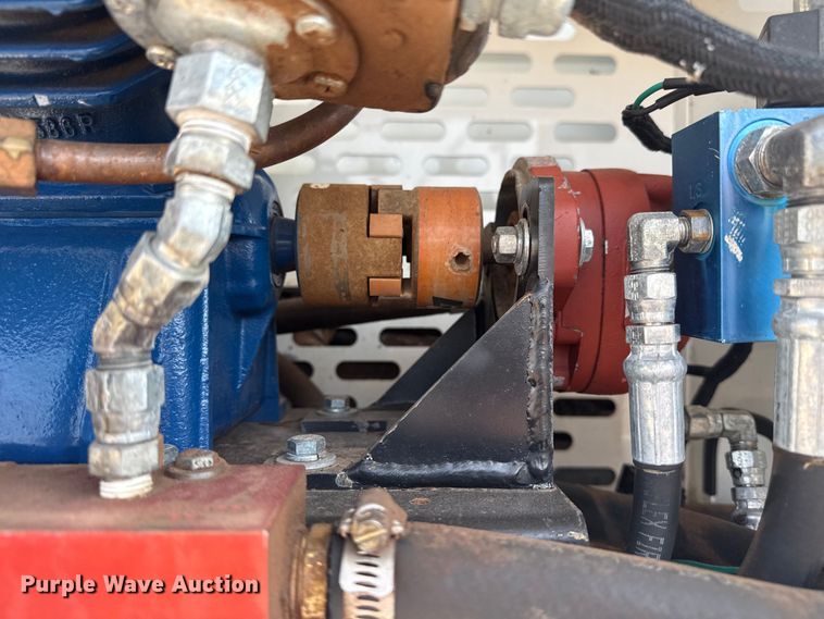 image for item EG2095 2014 Freightliner Business Class M2 utility / service truck