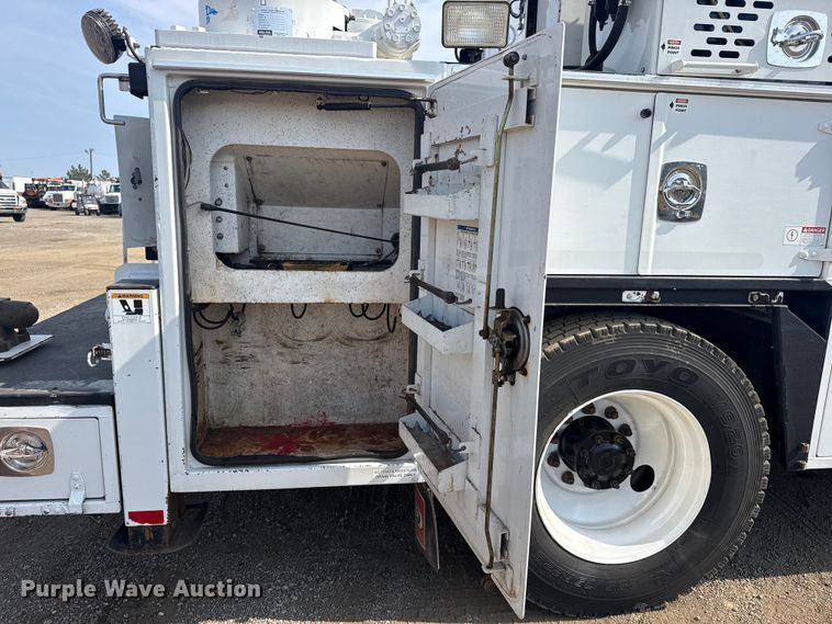 image for item EG2095 2014 Freightliner Business Class M2 utility / service truck