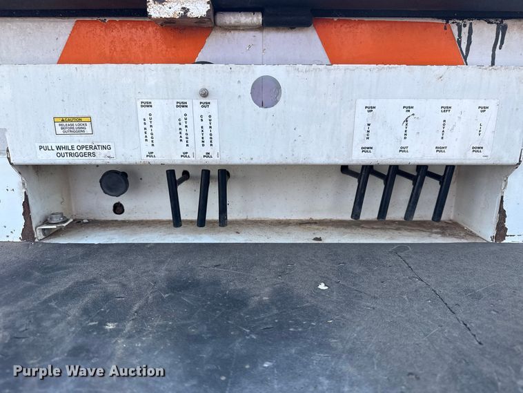 image for item EG2095 2014 Freightliner Business Class M2 utility / service truck